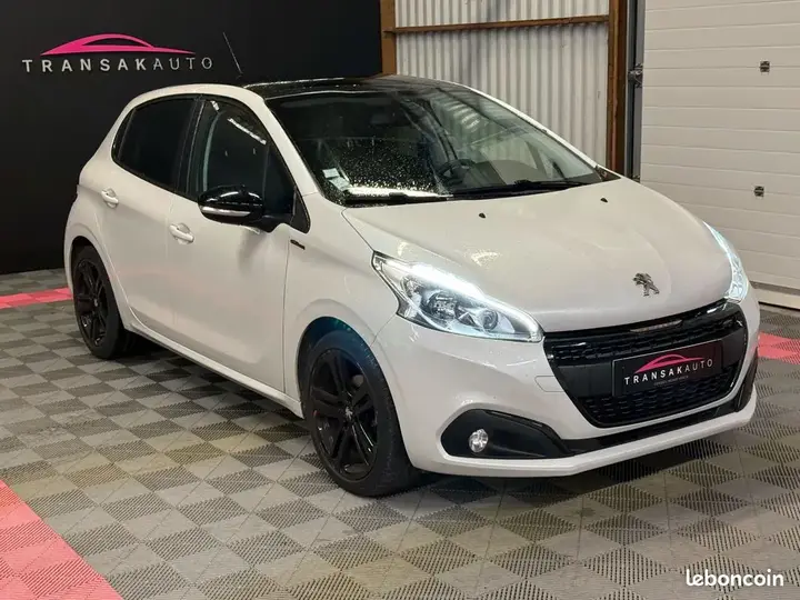 Peugeot 208 2019 photo 3