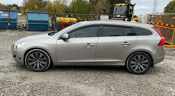 Volvo V60 2013 photo 2