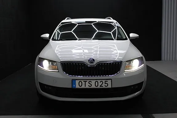 Skoda Octavia 2015 photo 2