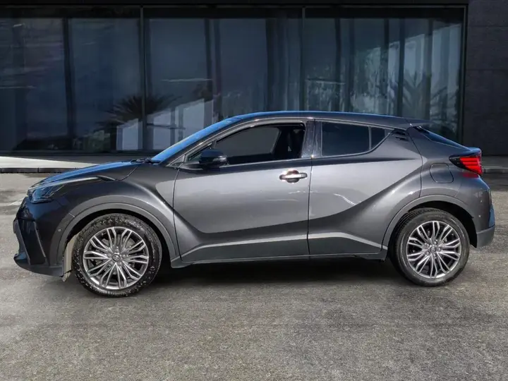 Toyota C-Hr 2022 photo 2