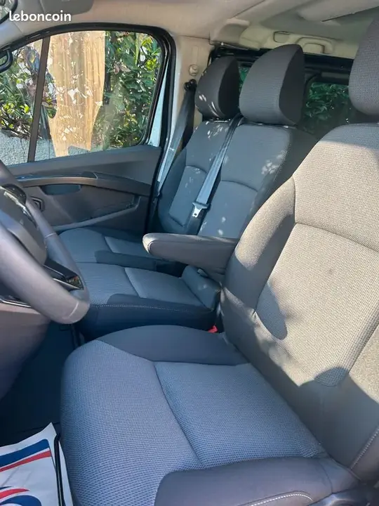 Renault Trafic 2024 photo 4