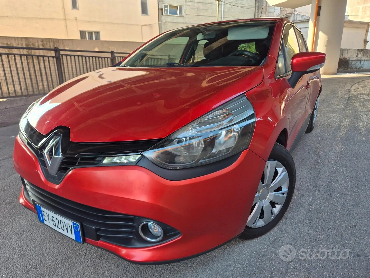 Renault Clio 2015 photo 2
