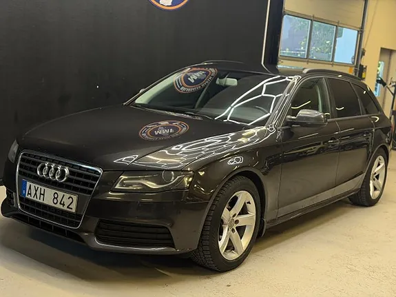 Audi A4 2010 photo 5