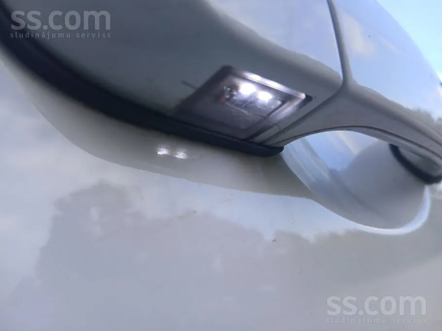BMW 1 Series 2010 photo 4