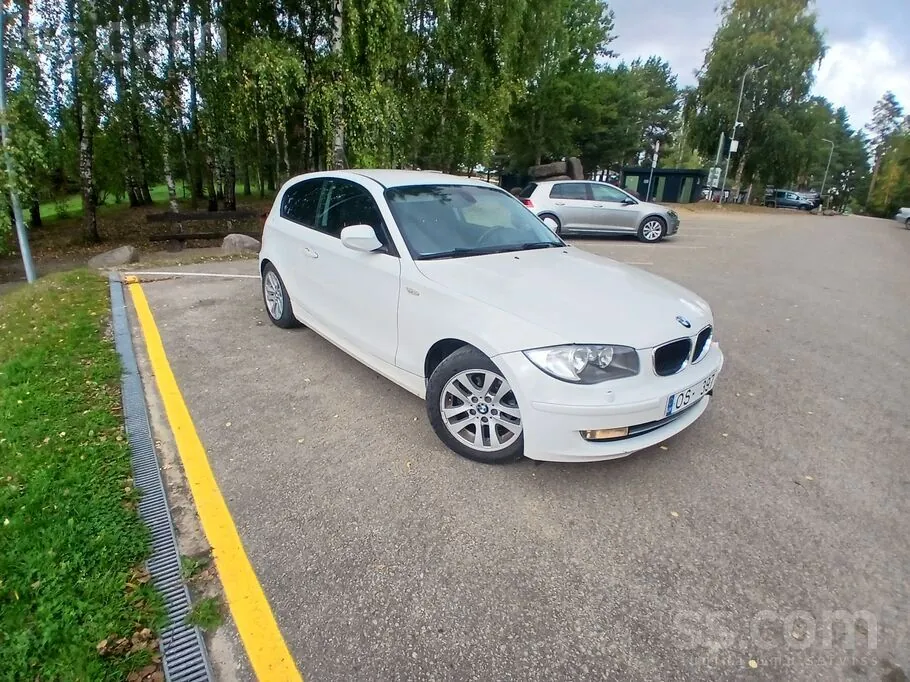 BMW 1 Series 2010 photo 2