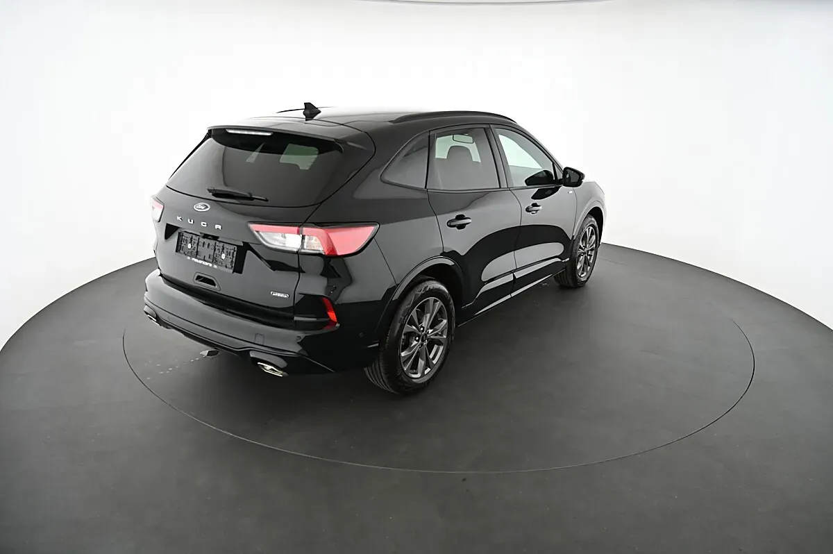 Ford Kuga 2023 photo 2