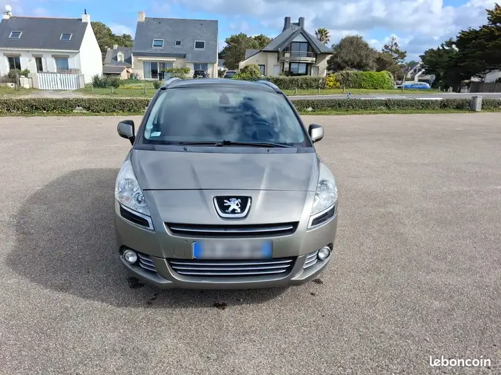 Peugeot 5008 2013 photo 4