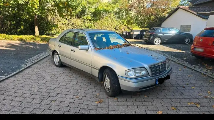 Mercedes-Benz C180