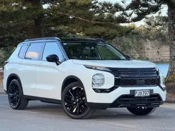 Mitsubishi Outlander 2022 photo 2