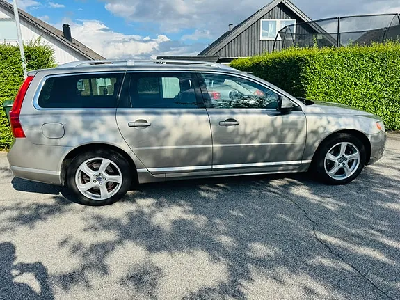 Volvo V70 2012 photo 4