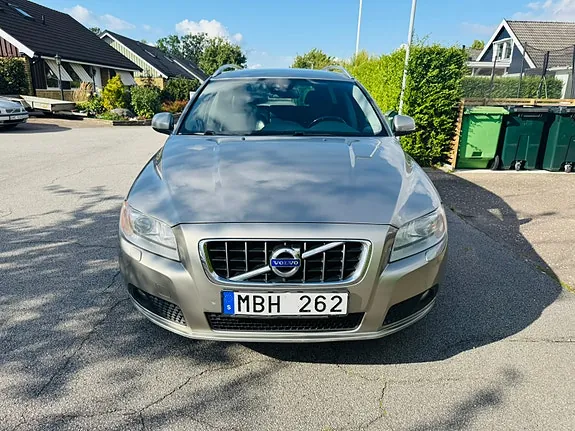 Volvo V70 2012 photo 3