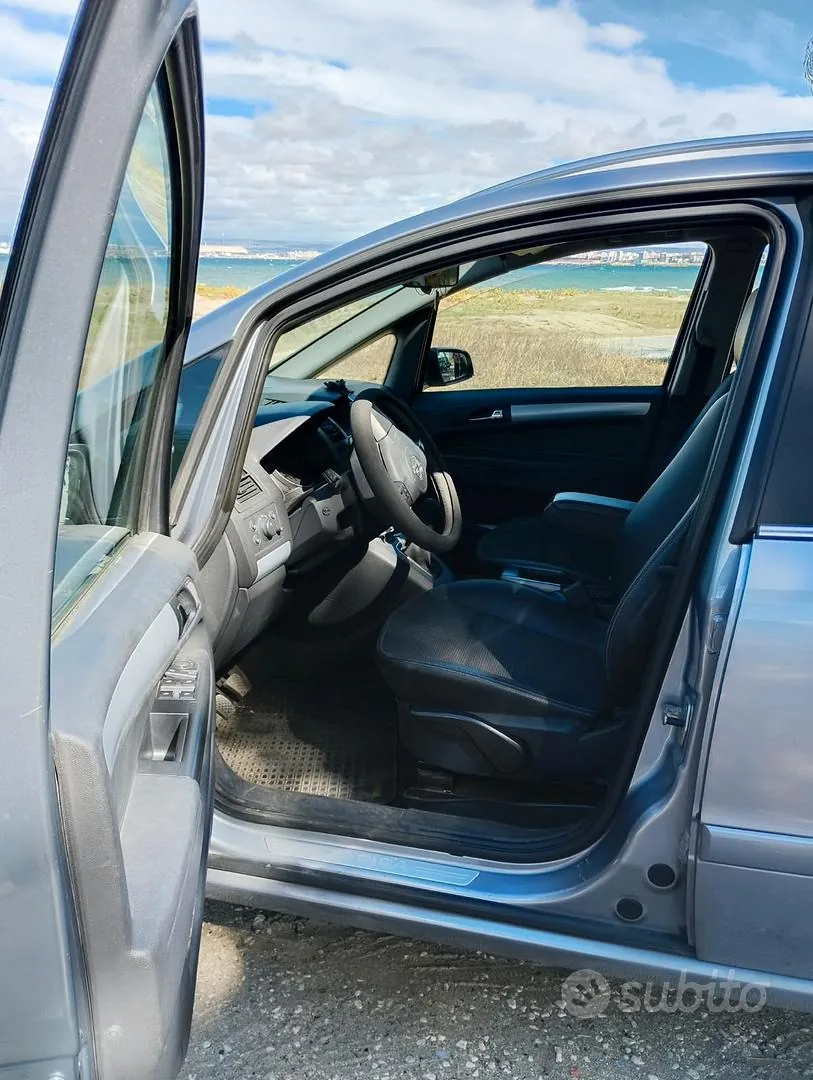 Opel Zafira 2007 photo 2