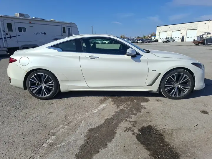 Infiniti Q60 2017 photo 4
