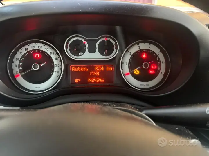 Fiat 500L 2015 photo 4