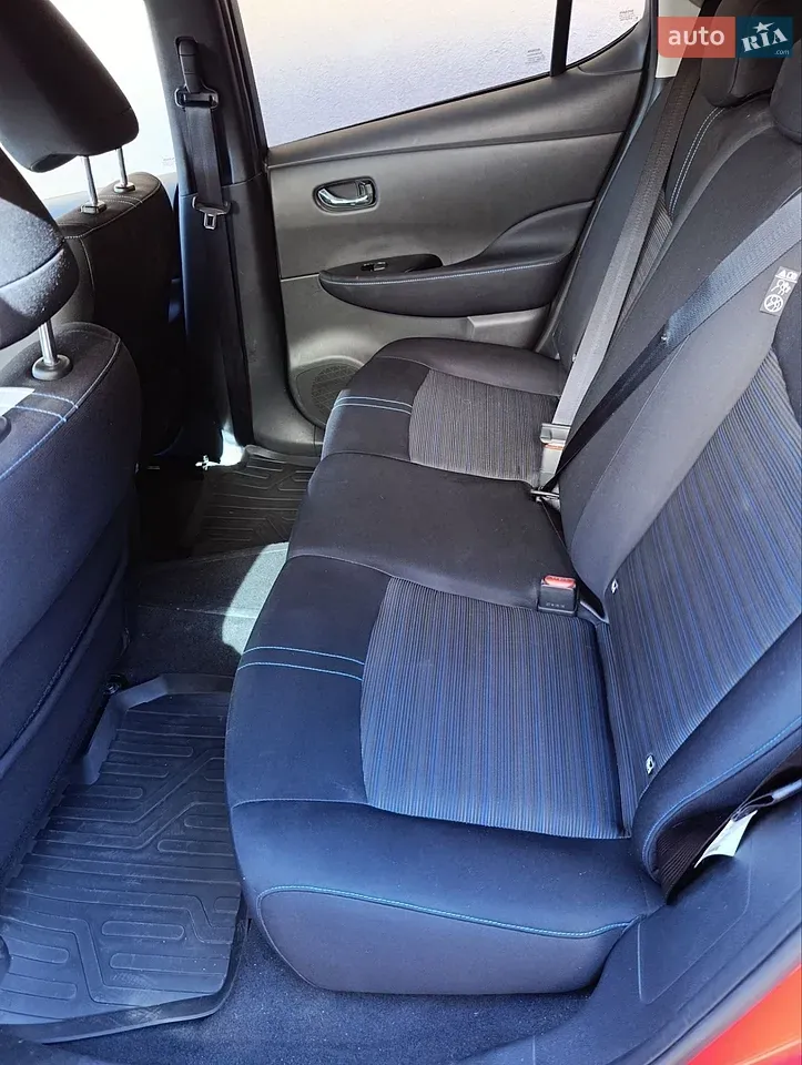 Nissan Leaf 2018 photo 2
