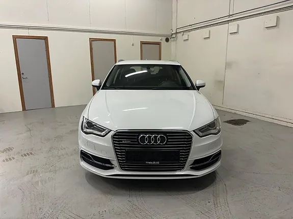 Audi A3 2016 photo 3