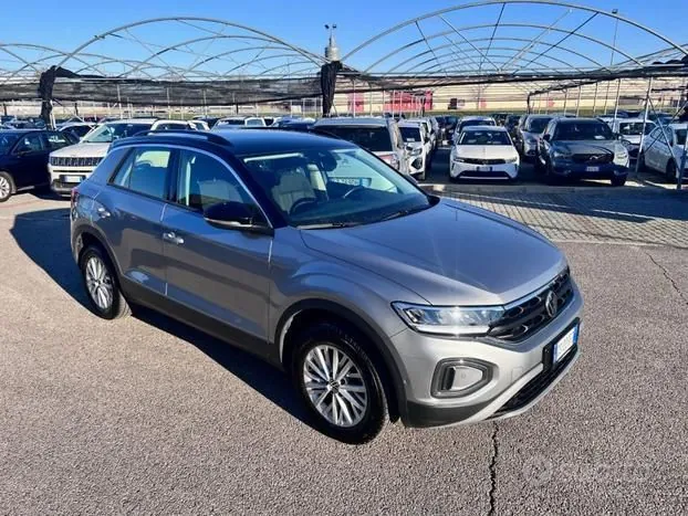 Volkswagen T-Roc 2024 photo 2