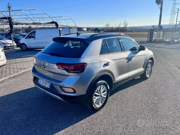 Volkswagen T-Roc 2024 photo 3