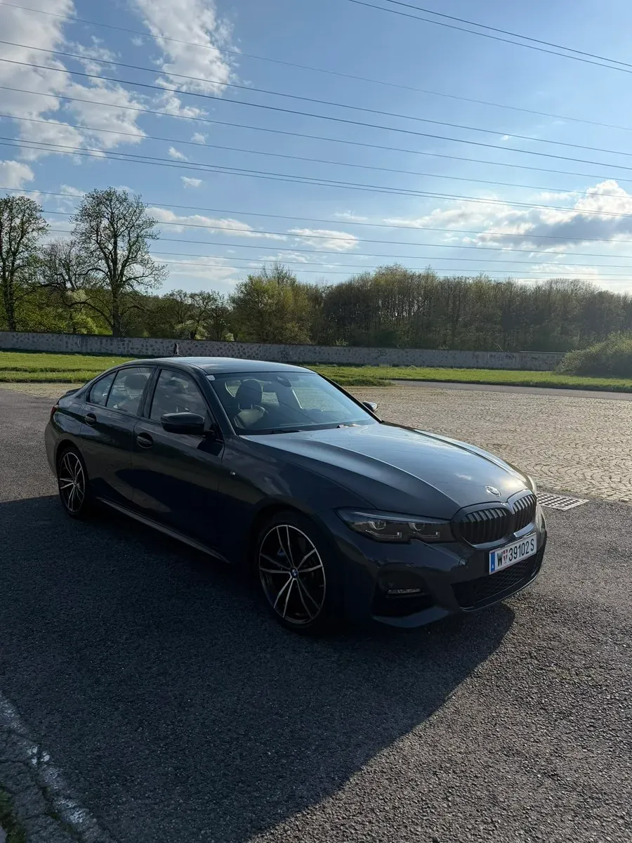 BMW 3 Series 2021 photo 3