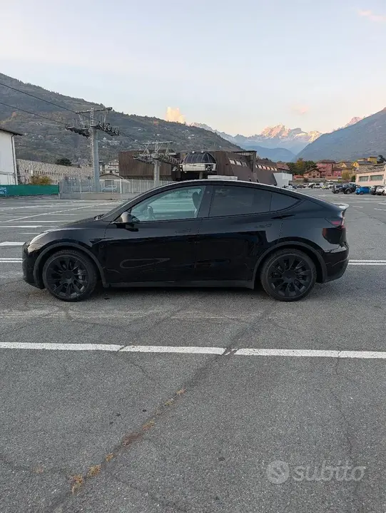 Tesla Model Y 2022 photo 5