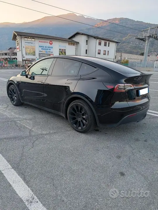 Tesla Model Y 2022 photo 4