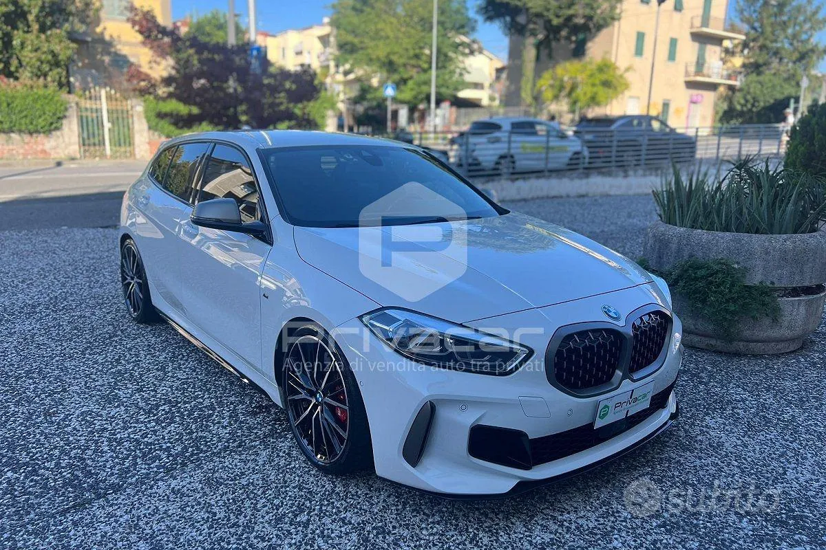 BMW M 135I 2023 photo 3