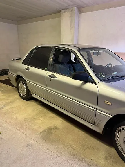 Mitsubishi Galant 1992 photo 3