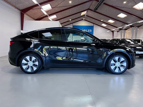 Tesla Model Y 2023 photo 5