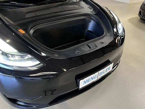 Tesla Model Y 2023 photo 4