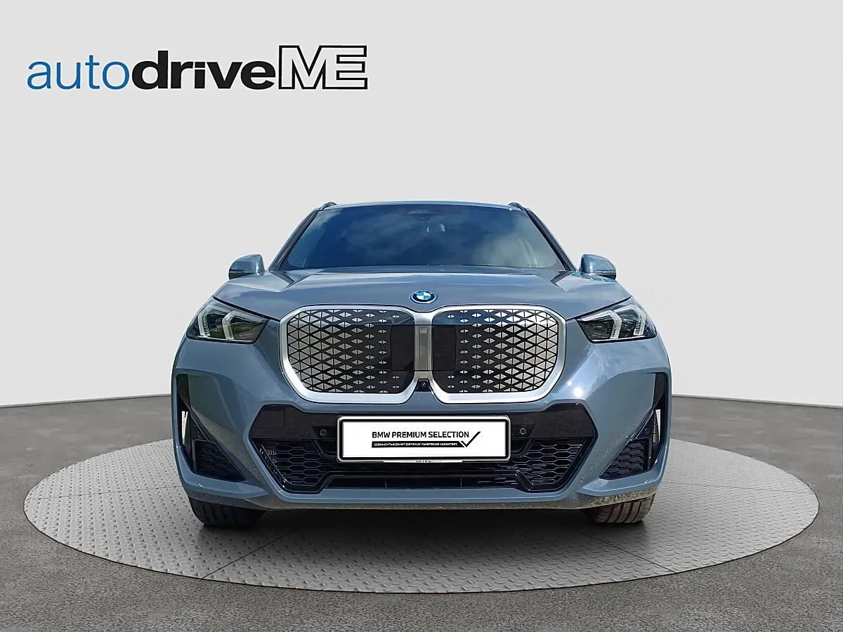 BMW Ix1 2026 photo 2