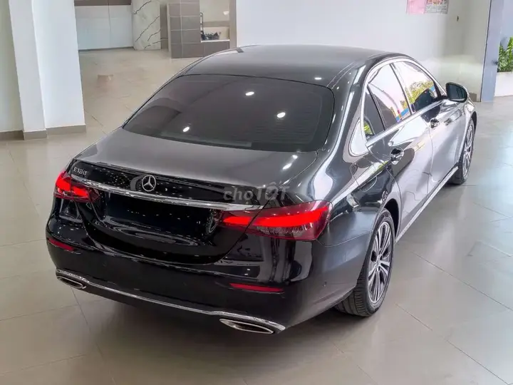 Mercedes-Benz E-Class 2022 photo 4