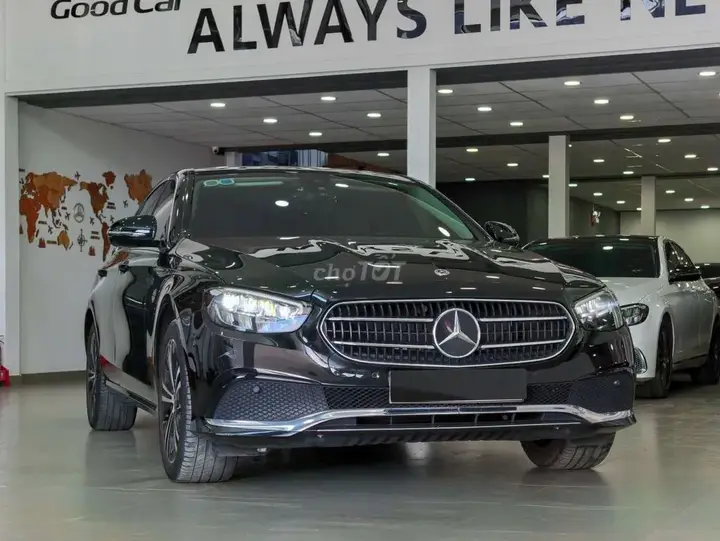 Mercedes-Benz E-Class 2022 photo 2