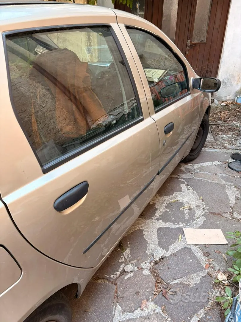 Fiat Punto 2008 photo 2