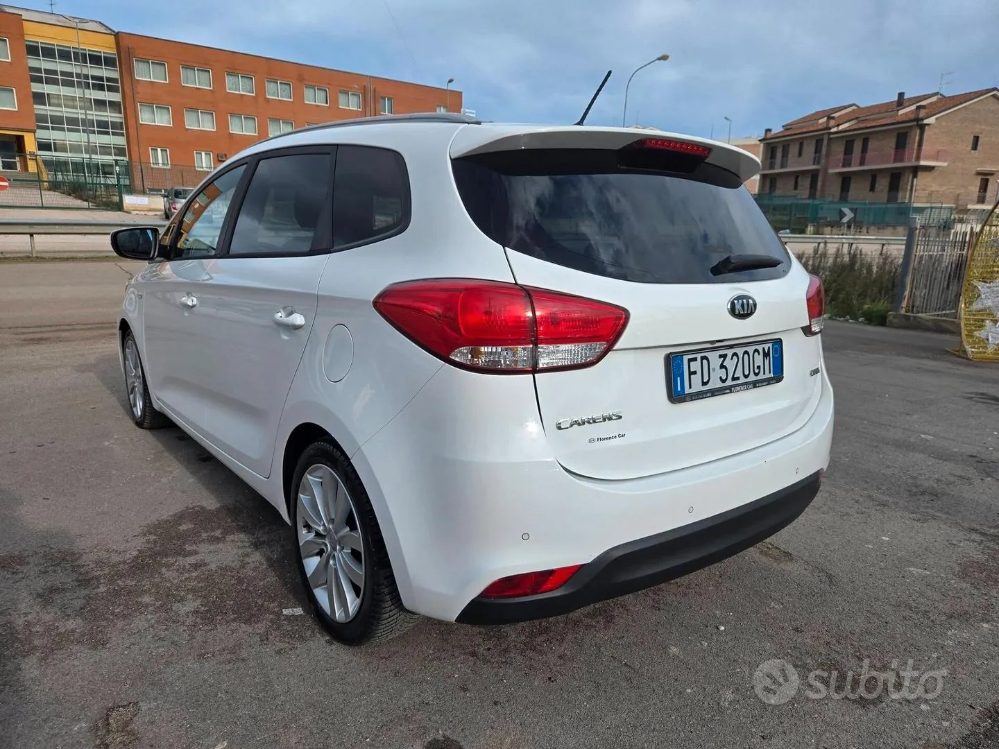 Kia Carens 2016 photo 4
