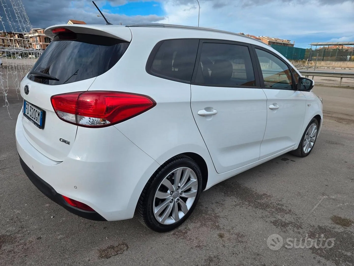 Kia Carens 2016 photo 5
