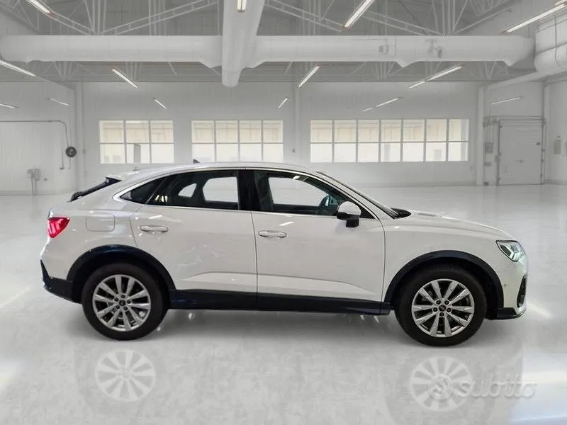 Audi Q3 2022 photo 3
