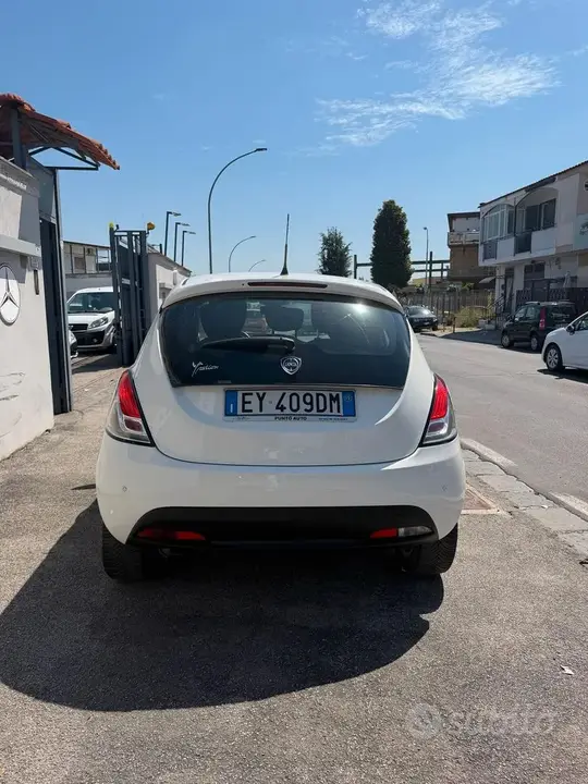Lancia Ypsilon 2015 photo 5