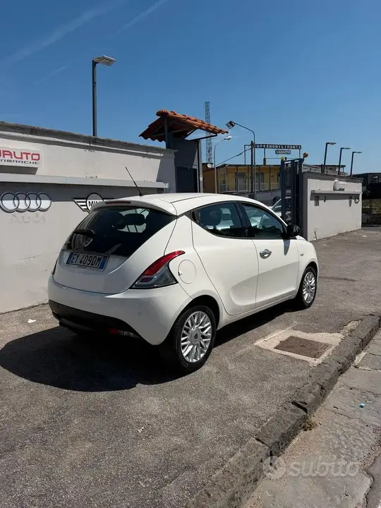 Lancia Ypsilon 2015 photo 4