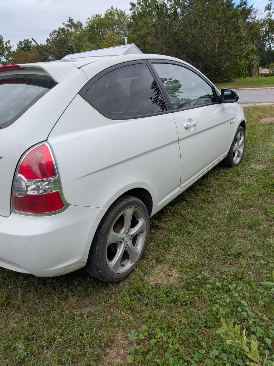 Hyundai Accent 2009 photo 4