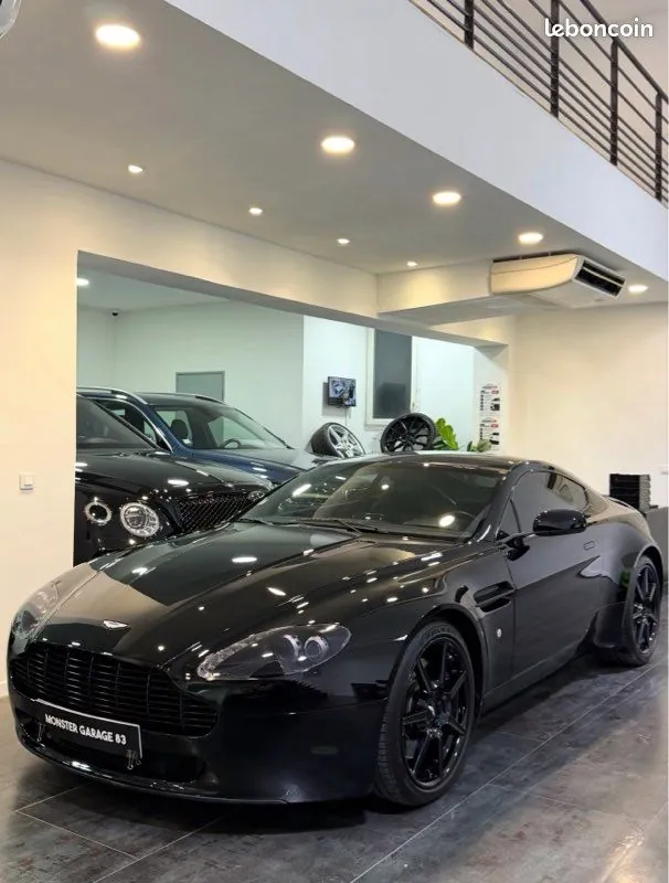 Aston Martin V8 Vantage 2007 photo 2