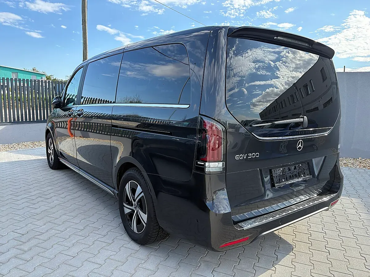 Mercedes-Benz Eqv 2025 photo 3