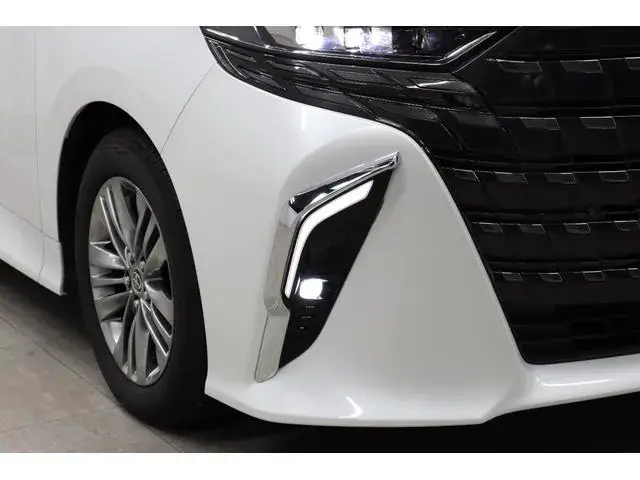 Toyota Alphard 2025 photo 4