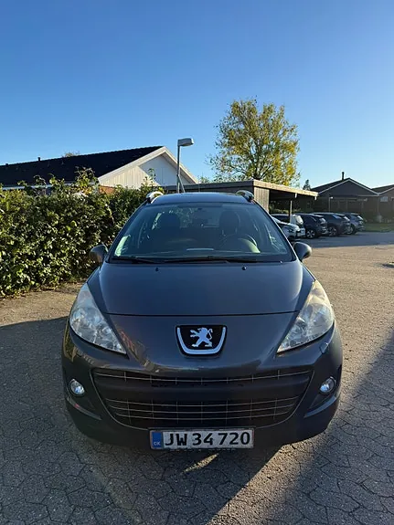 Peugeot 207 2008 photo 2