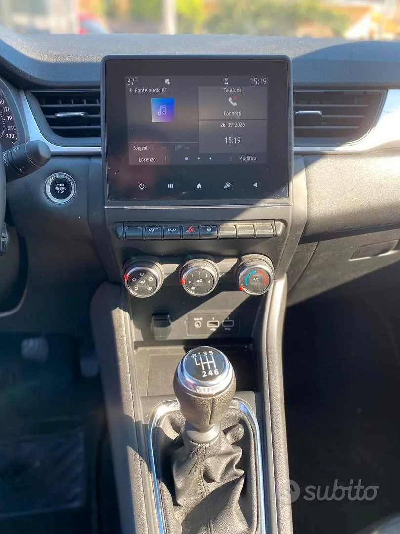 Renault Captur 2022 photo 2