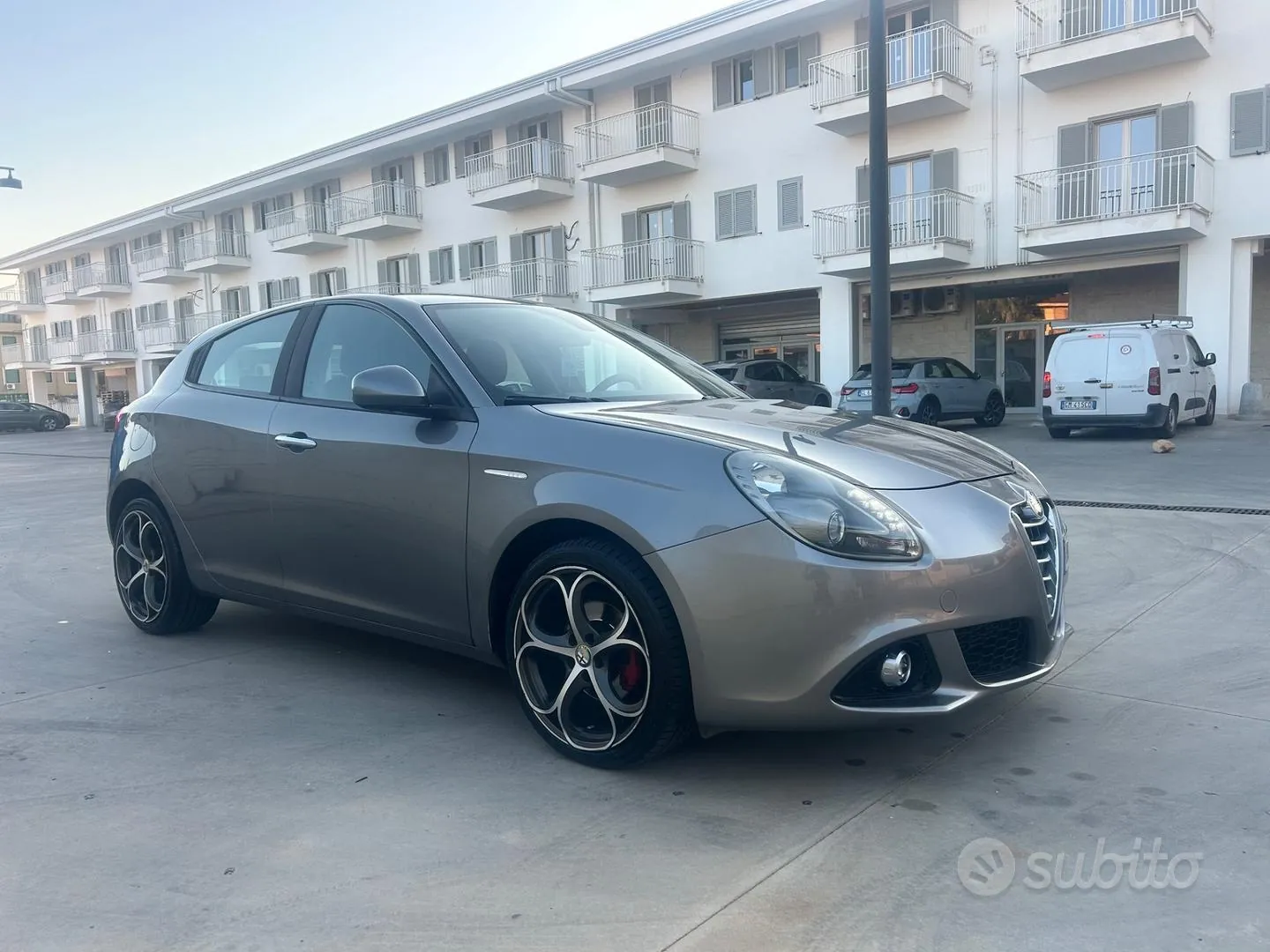Alfa Romeo Giulietta 2014 photo 2