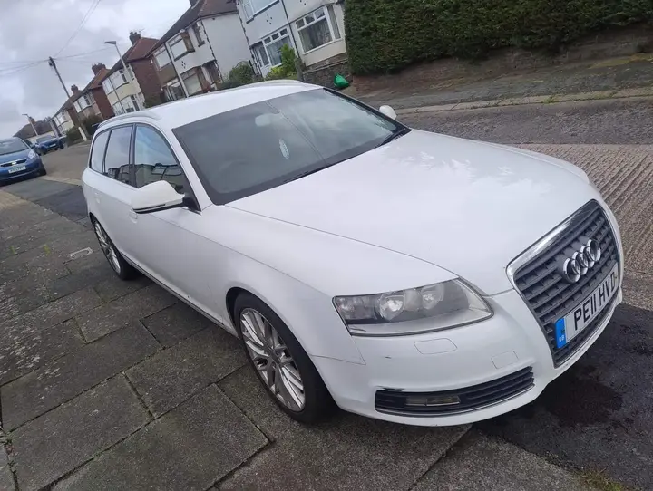 Audi A6 Avant 2011 photo 2