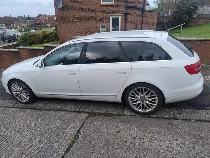 Audi A6 Avant 2011 photo 5