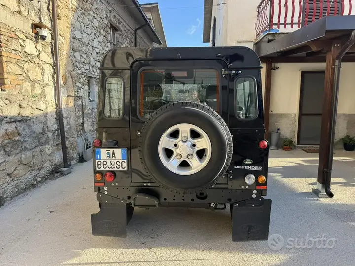 Land Rover Defender 2008 photo 5