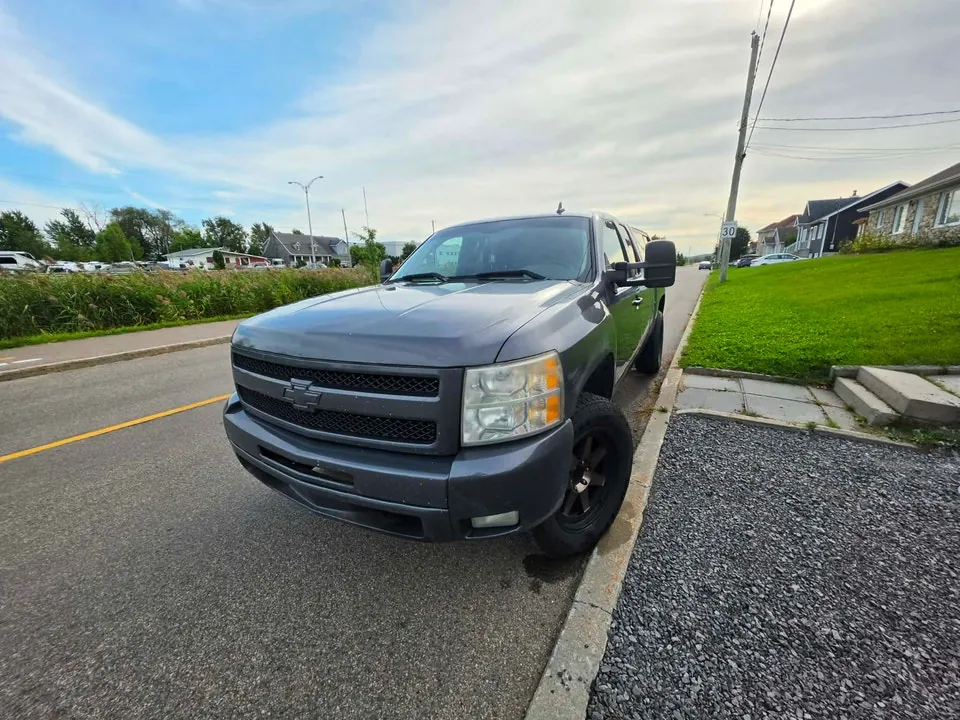 Chevrolet Silverado 1500 2010 photo 2