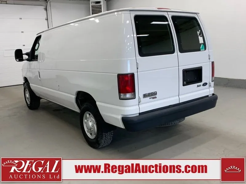 Ford E-250 2013 photo 4